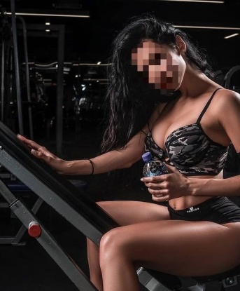 Яркая блондинка с загадочной улыбкой желает встретиться с сильным и щедрым мужчиной для феерического отдыха и безудержных страстей. Гарантирую, ты не пожалеешь! 5405, 21 год